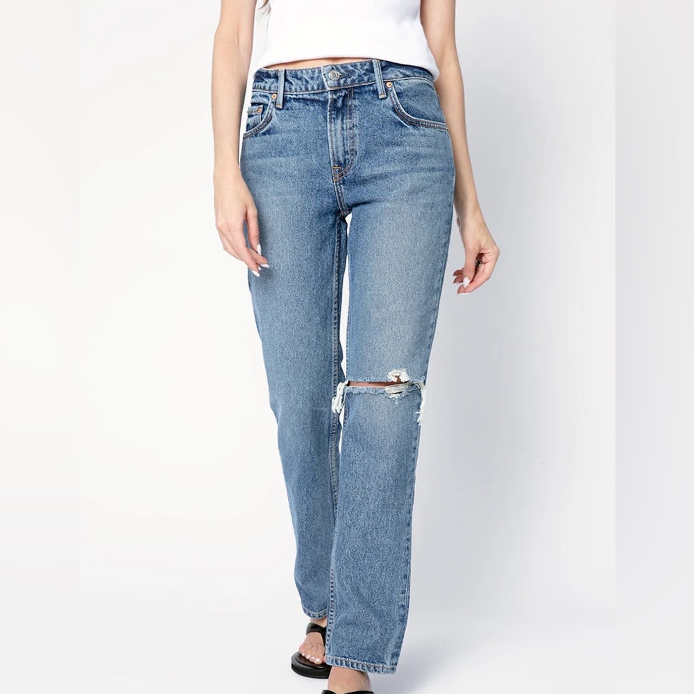 GRLFRND Blue Straight Leg Jeans with Distressed Knee